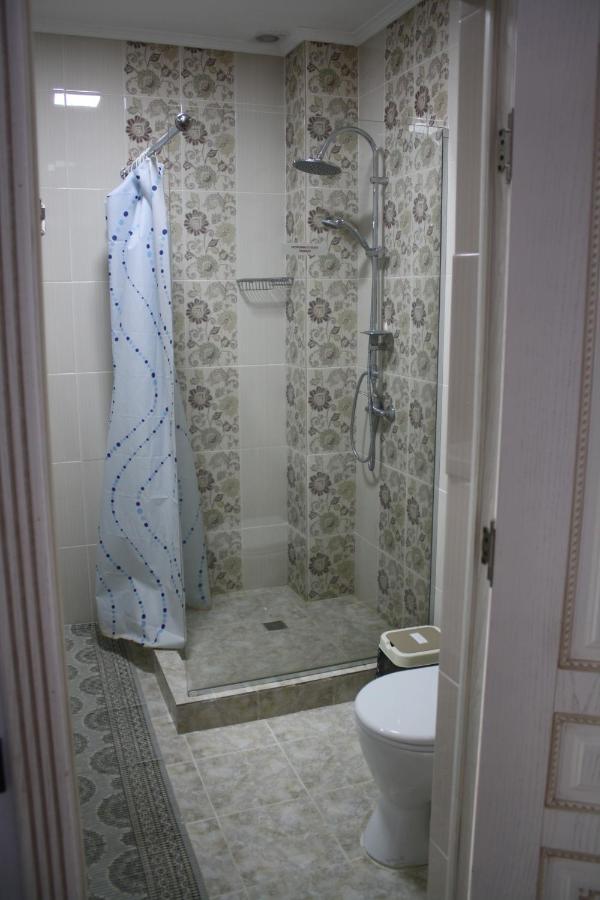 Saty Guest House Luaran gambar