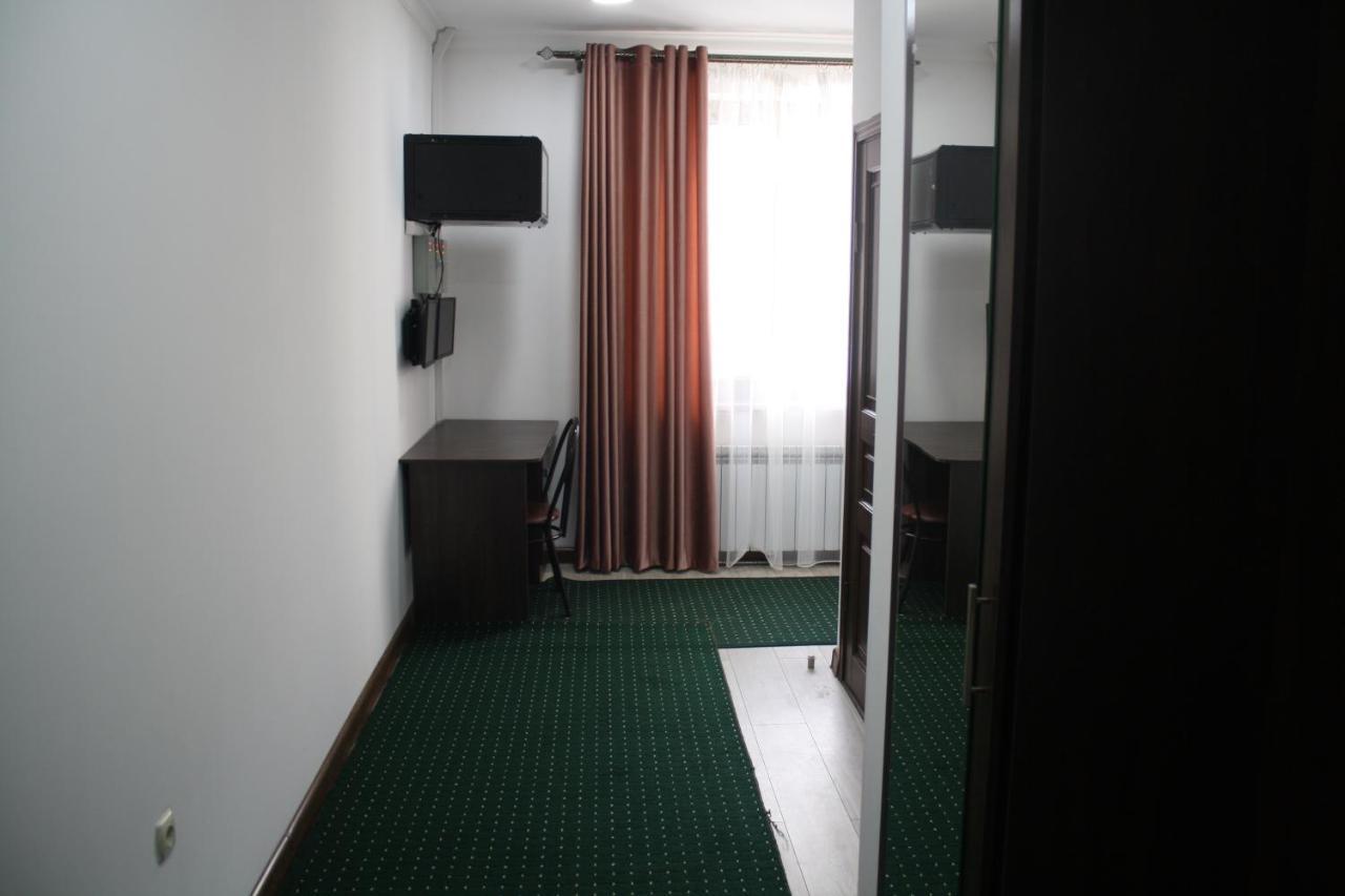 Saty Guest House Luaran gambar